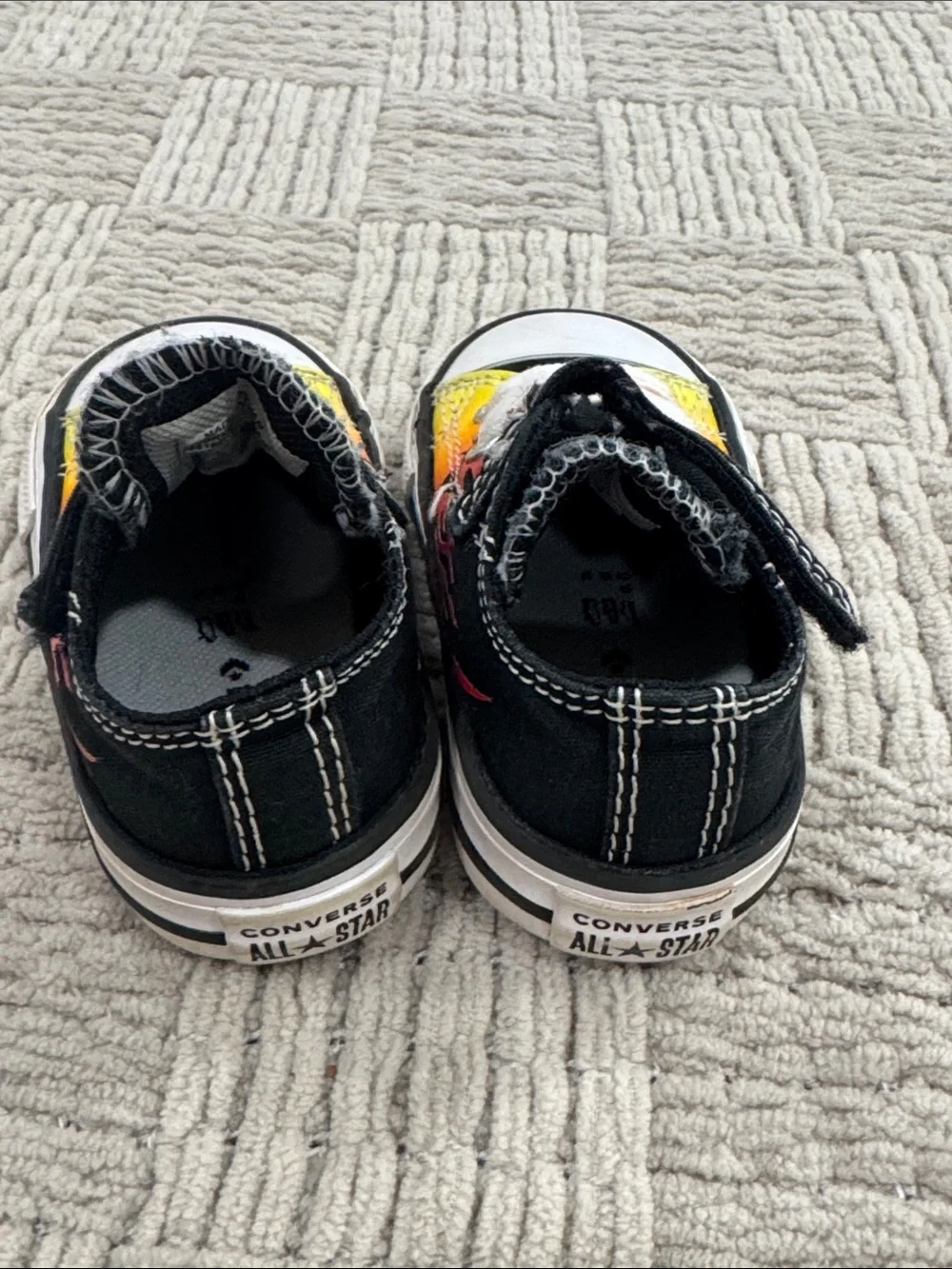 Converse low top